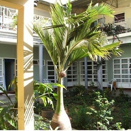 Auberge Le Saladier Mahebourg Bagian luar foto