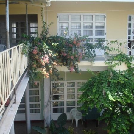 Auberge Le Saladier Mahebourg Bagian luar foto