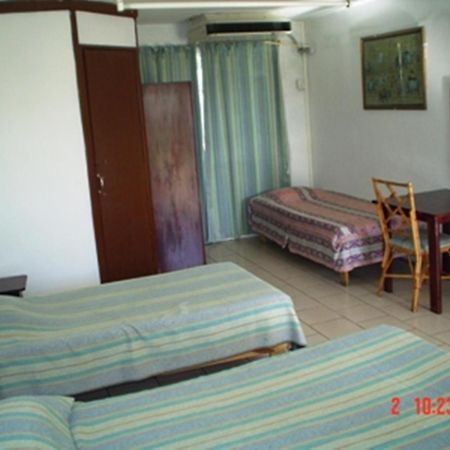 Auberge Le Saladier Mahebourg Bagian luar foto