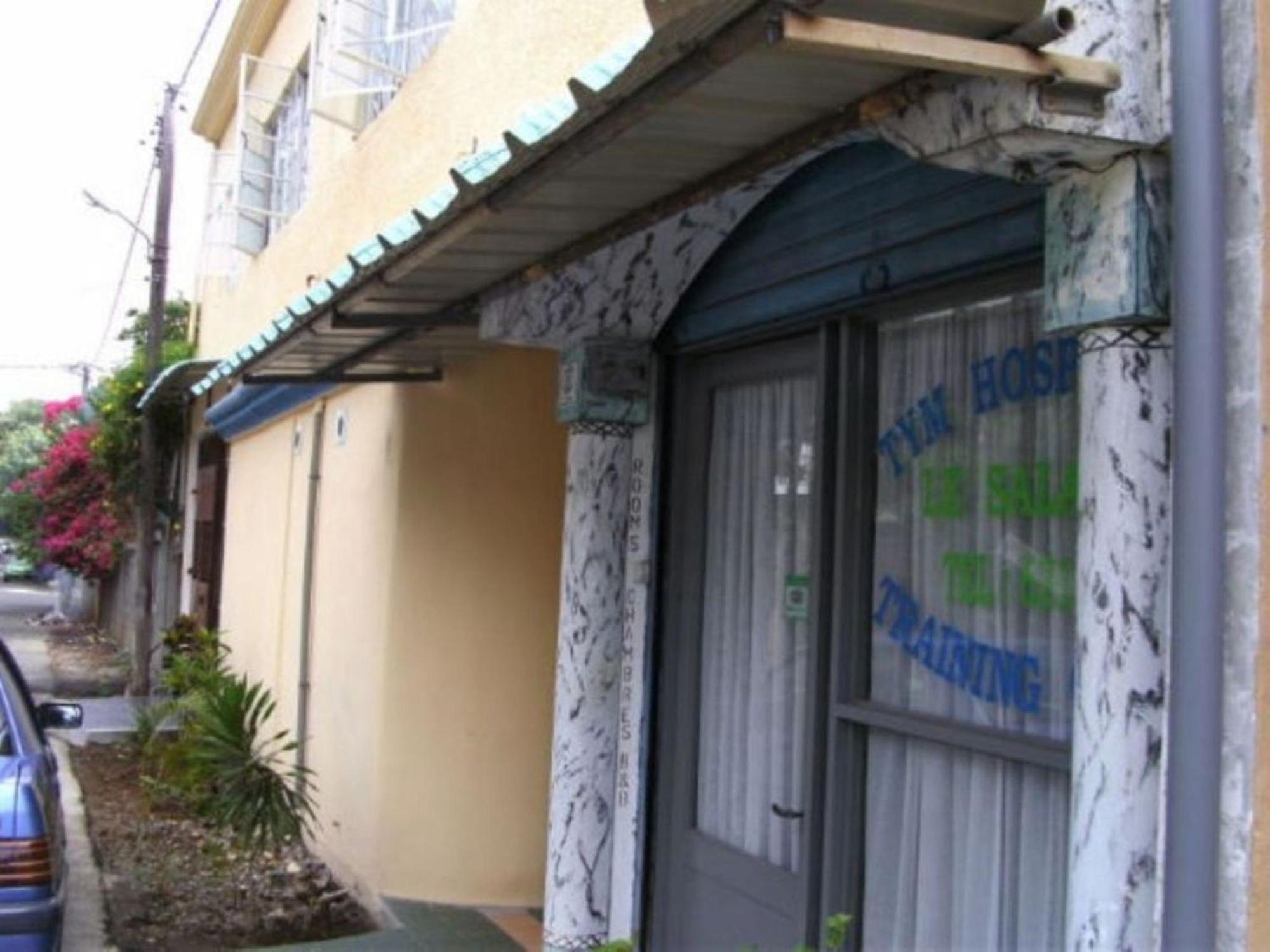 Auberge Le Saladier Mahebourg Bagian luar foto