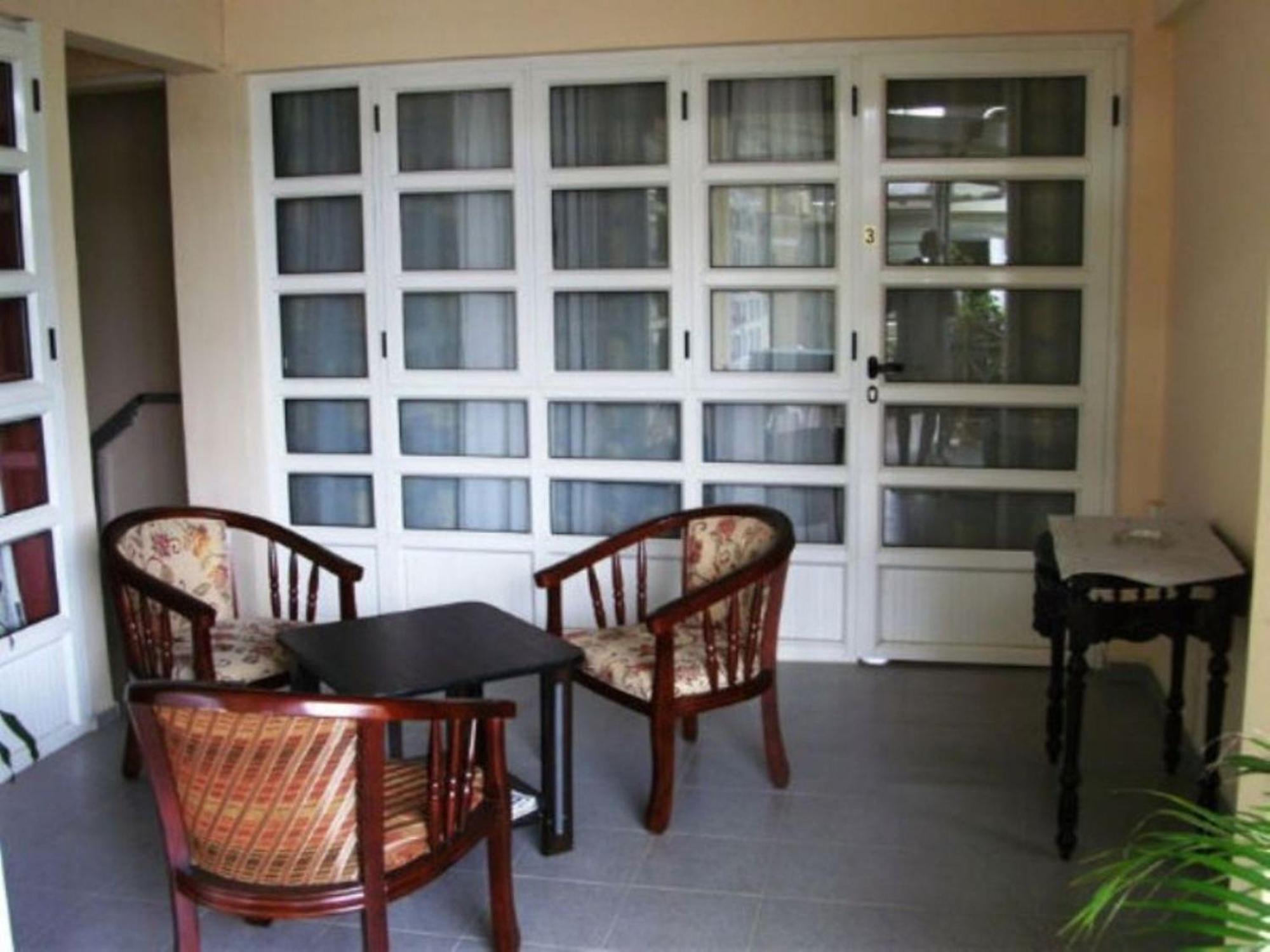 Auberge Le Saladier Mahebourg Bagian luar foto