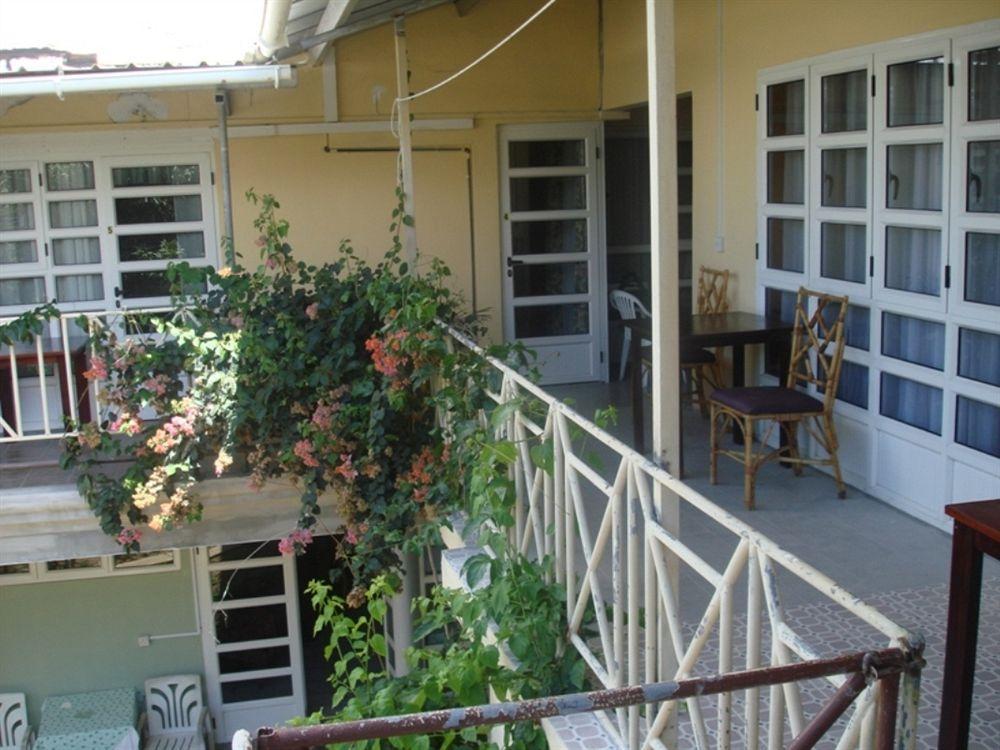 Auberge Le Saladier Mahebourg Bagian luar foto